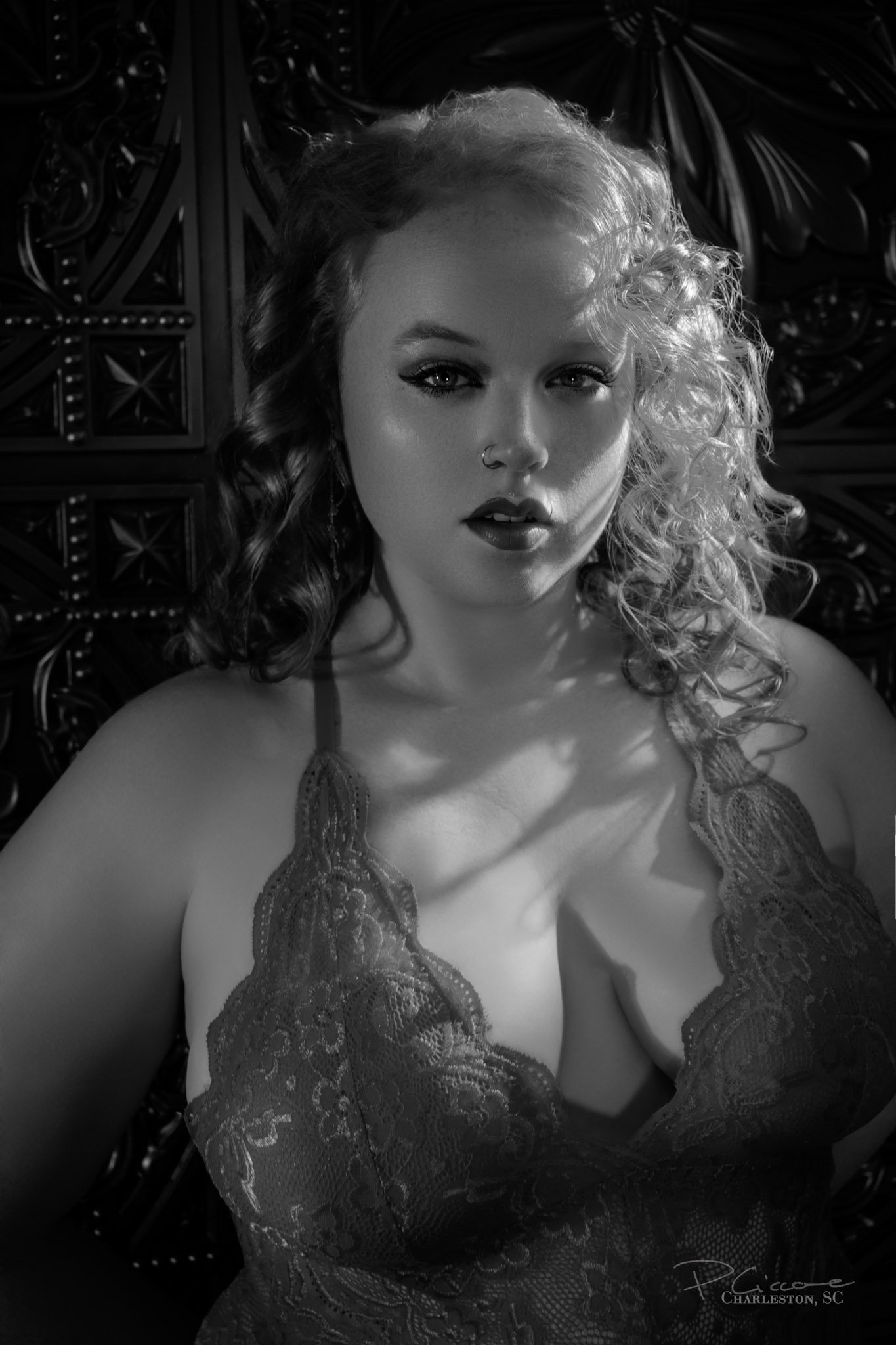 The Best Boudoir Outfits for Curvy Women: What to Wear for Stunning Portraits