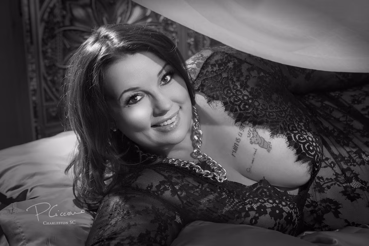 The Boudoir experience of Sara B.