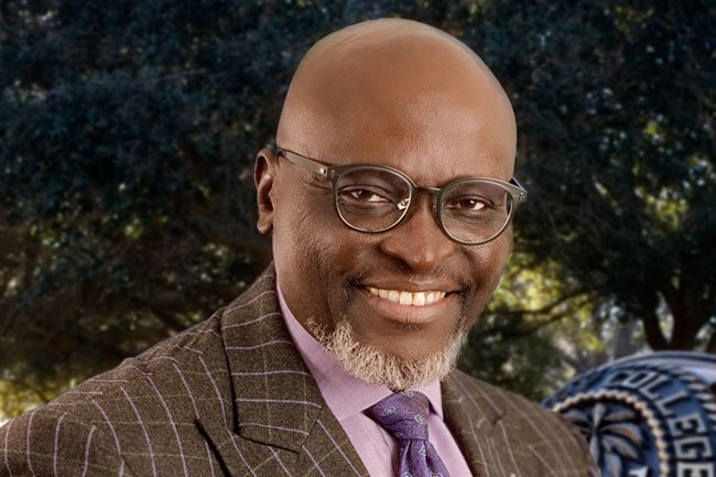 The Art of Capturing Professionalism: Unveiling the Secrets of a Headshot Photographer